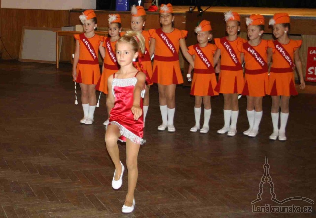 28_Vystoupeni mazoretek_3.jpg